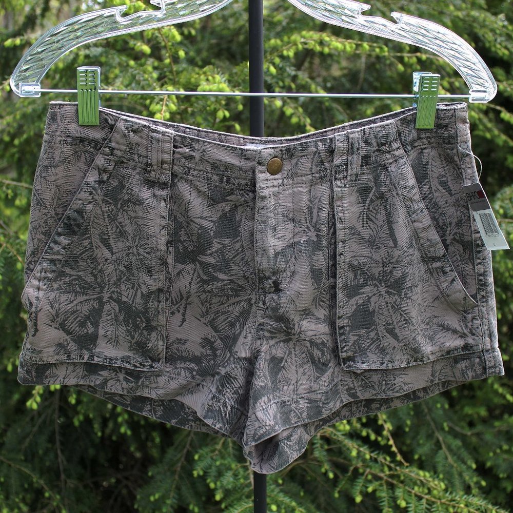 Pam & Gela Tencel Palm Tree Shorts NWT